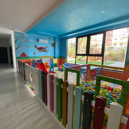 Alanya'da Denize Yakin Daire Алания